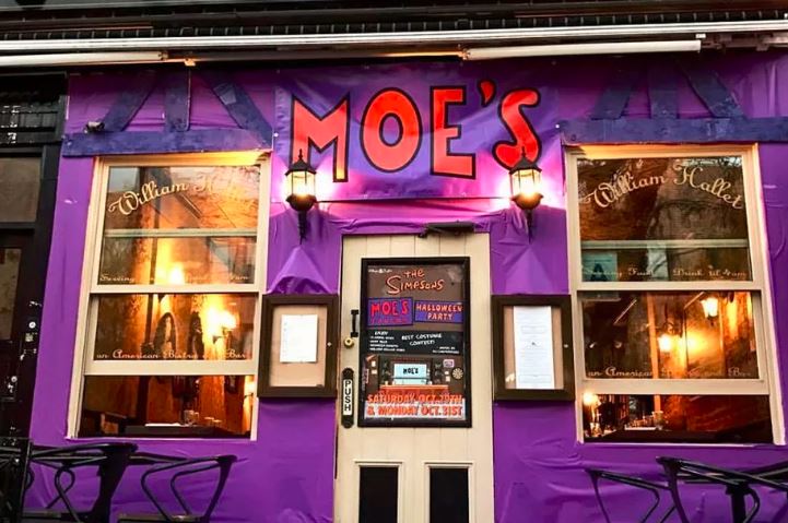Moe's Tavern William Hallet/Facebook