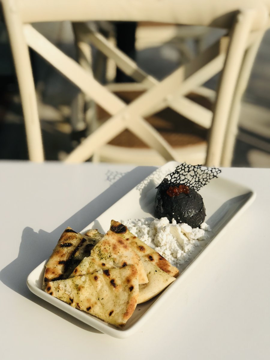 Black Tarama with truffle powder