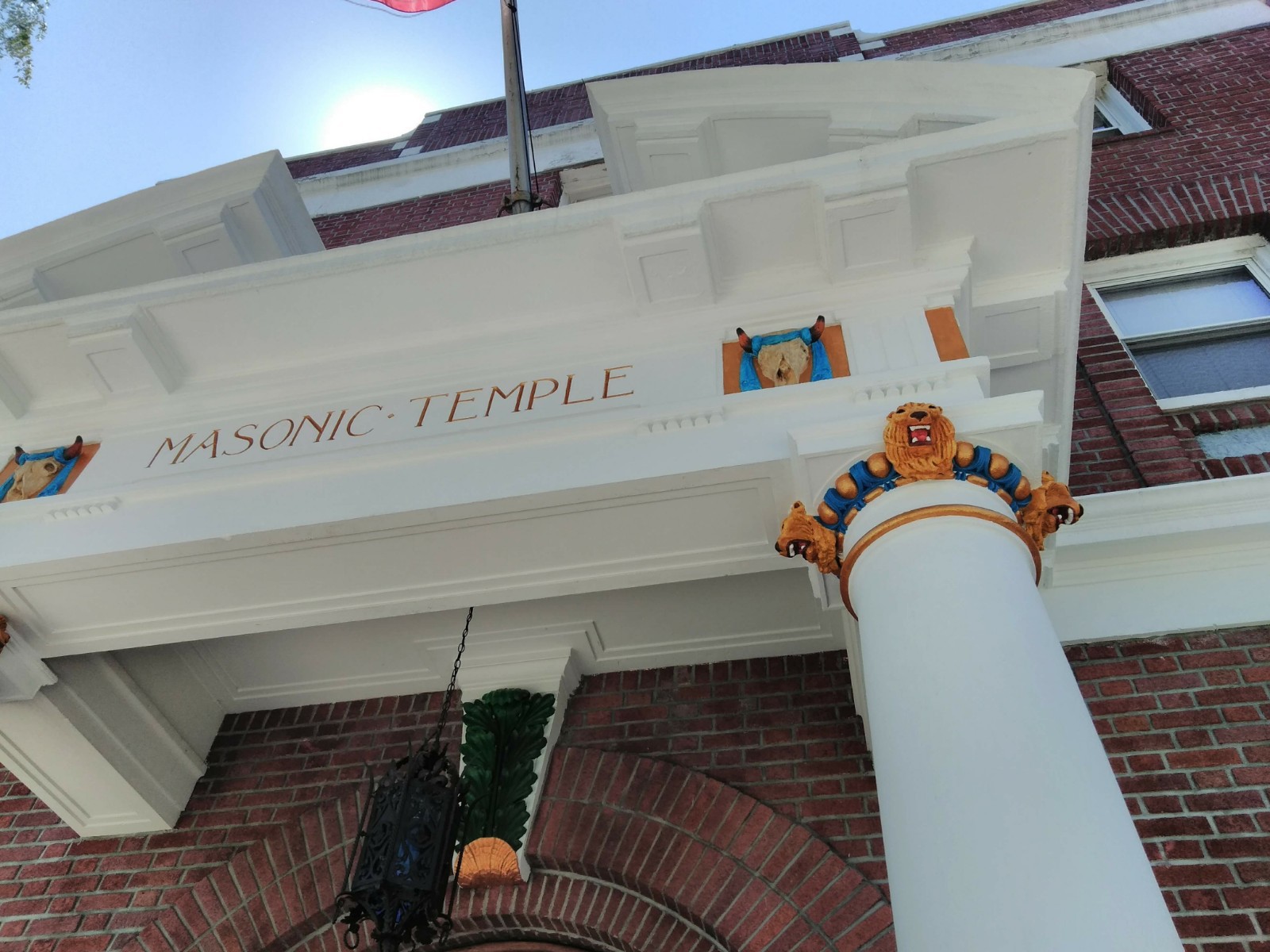 Astoria Advance Masonic Temple pediment and column Photo by Barry Ward 1