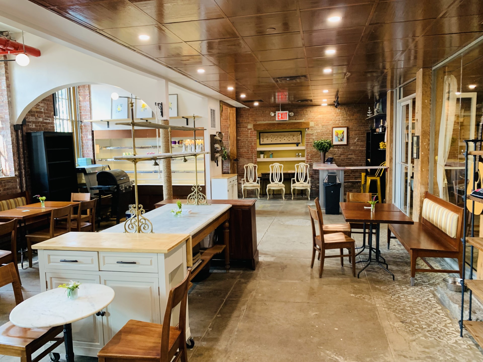 1 chateau cafe seating