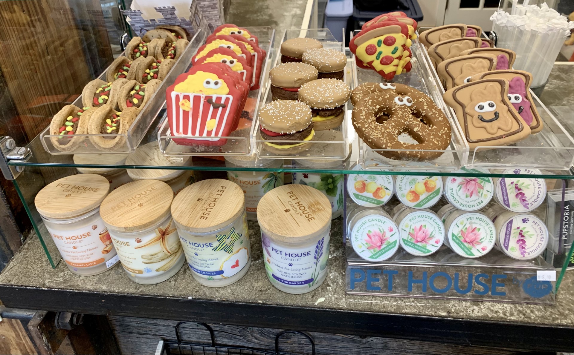 2 chateau dog bakery