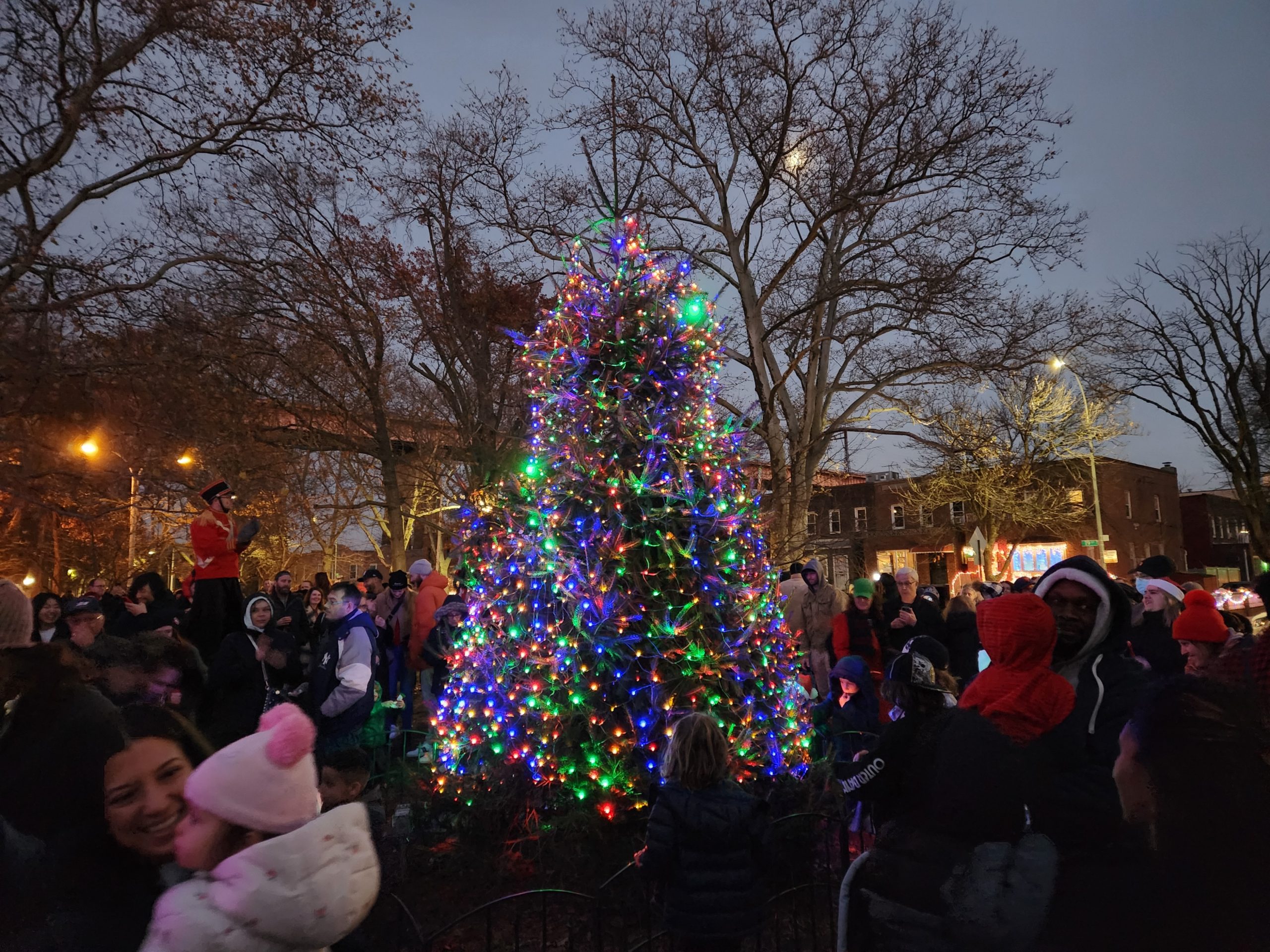 Pic 6 Central Astoria Tree Lighting3