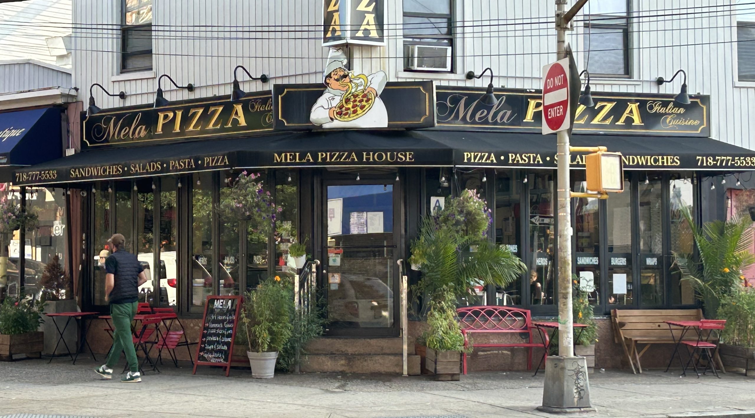 Mela Pizza 1