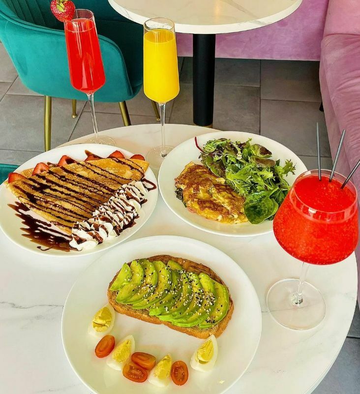 20. Cafe Renis