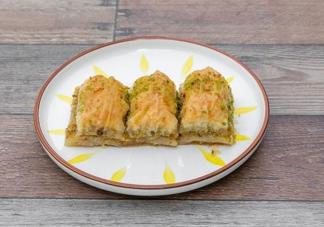 Give_Me_Astoria_image_72355