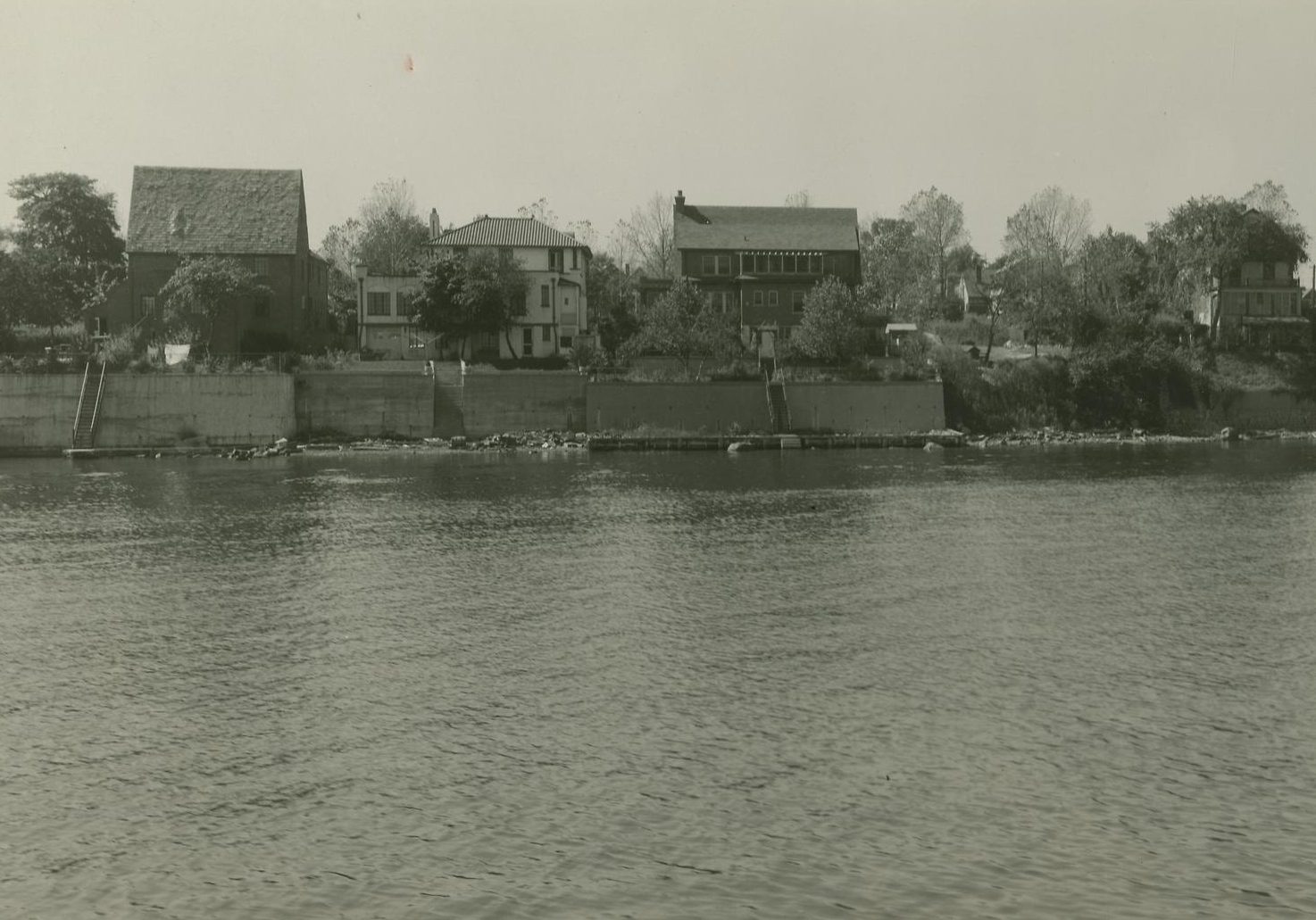 Give_Me_Astoria_image_73342