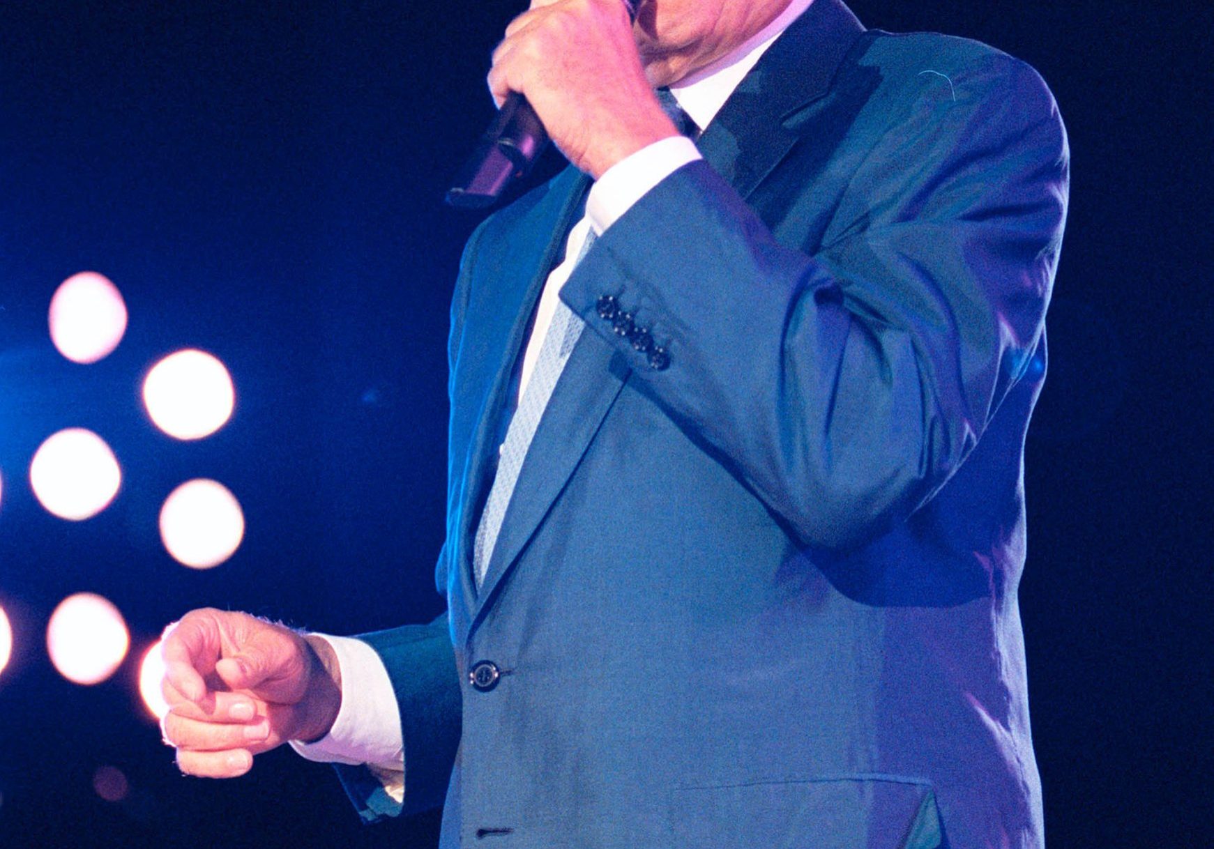 29oct99:,Singer,Tony,Bennett,On,Stage,At,The,Mgm,Grand,